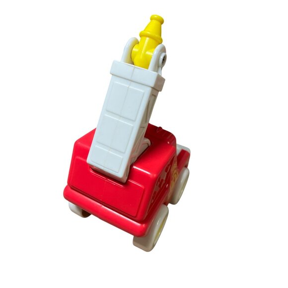 Bandai Tonka Fire Engine Red White Plastic Toy Truck With Movable Ladder - Picture 8 of 10